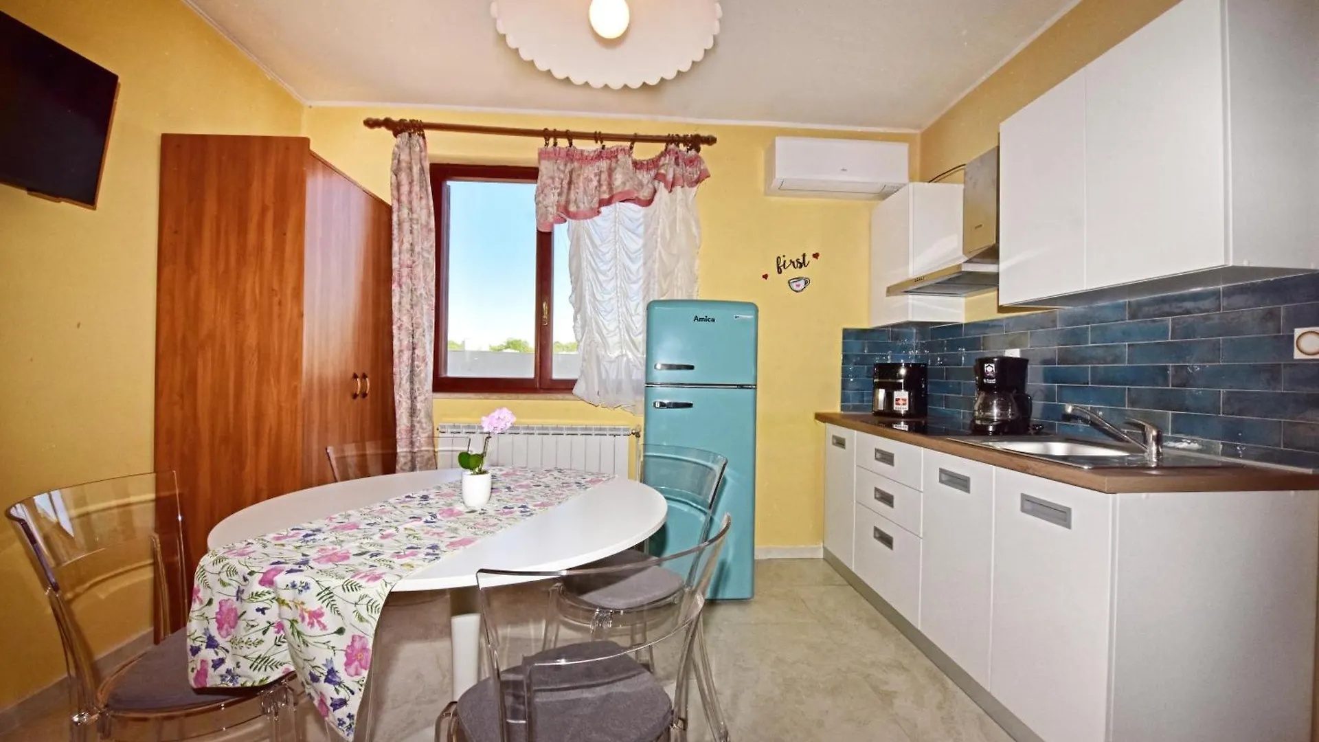 Apartamento Charming Tulip On The Sea Funtana Croacia