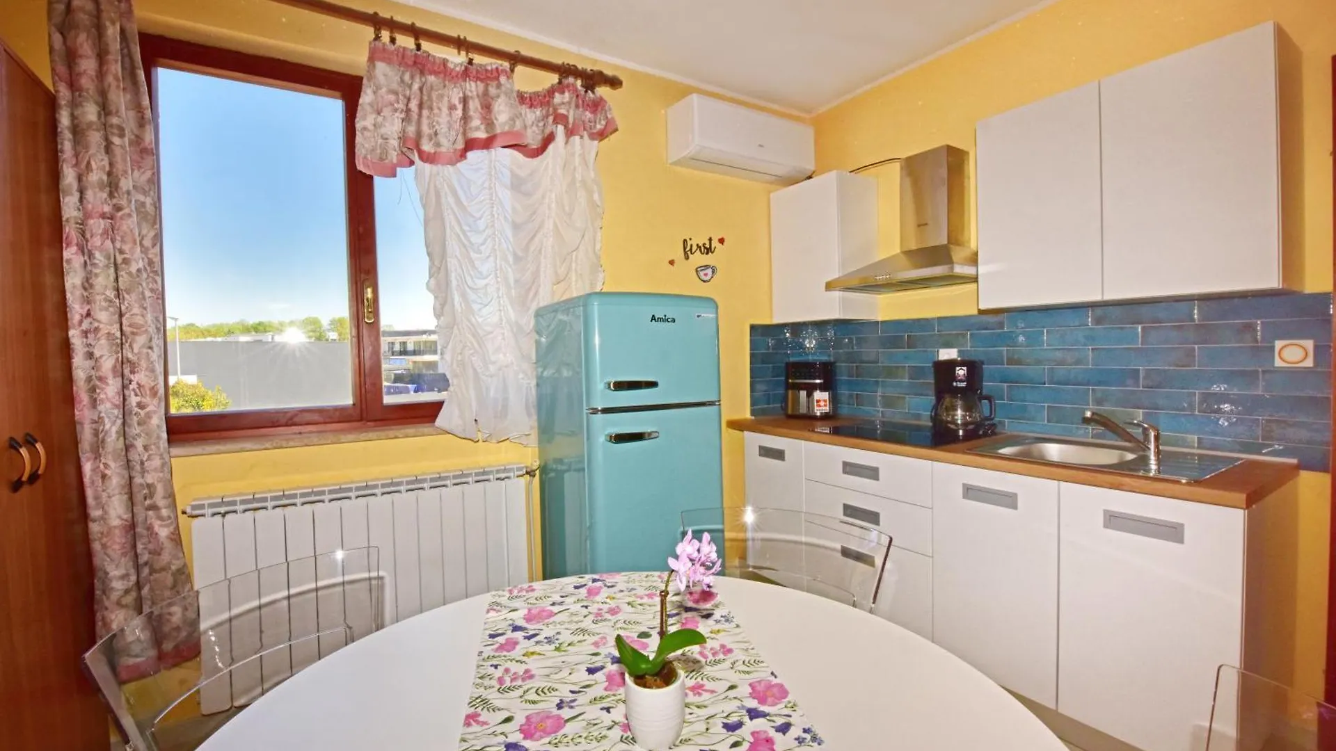 Apartamento Charming Tulip On The Sea Funtana